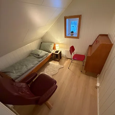 Authentic Vacation With Lovely Fjord View Vakantiehuis Senja