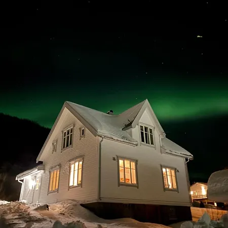 Authentic Vacation With Lovely Fjord View *